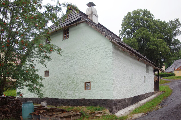 Strašín, zděná část po obnově